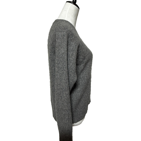 100% Cashmere Geoffrey Beene Gray V-Neck Sweater - Picture 7 of 9